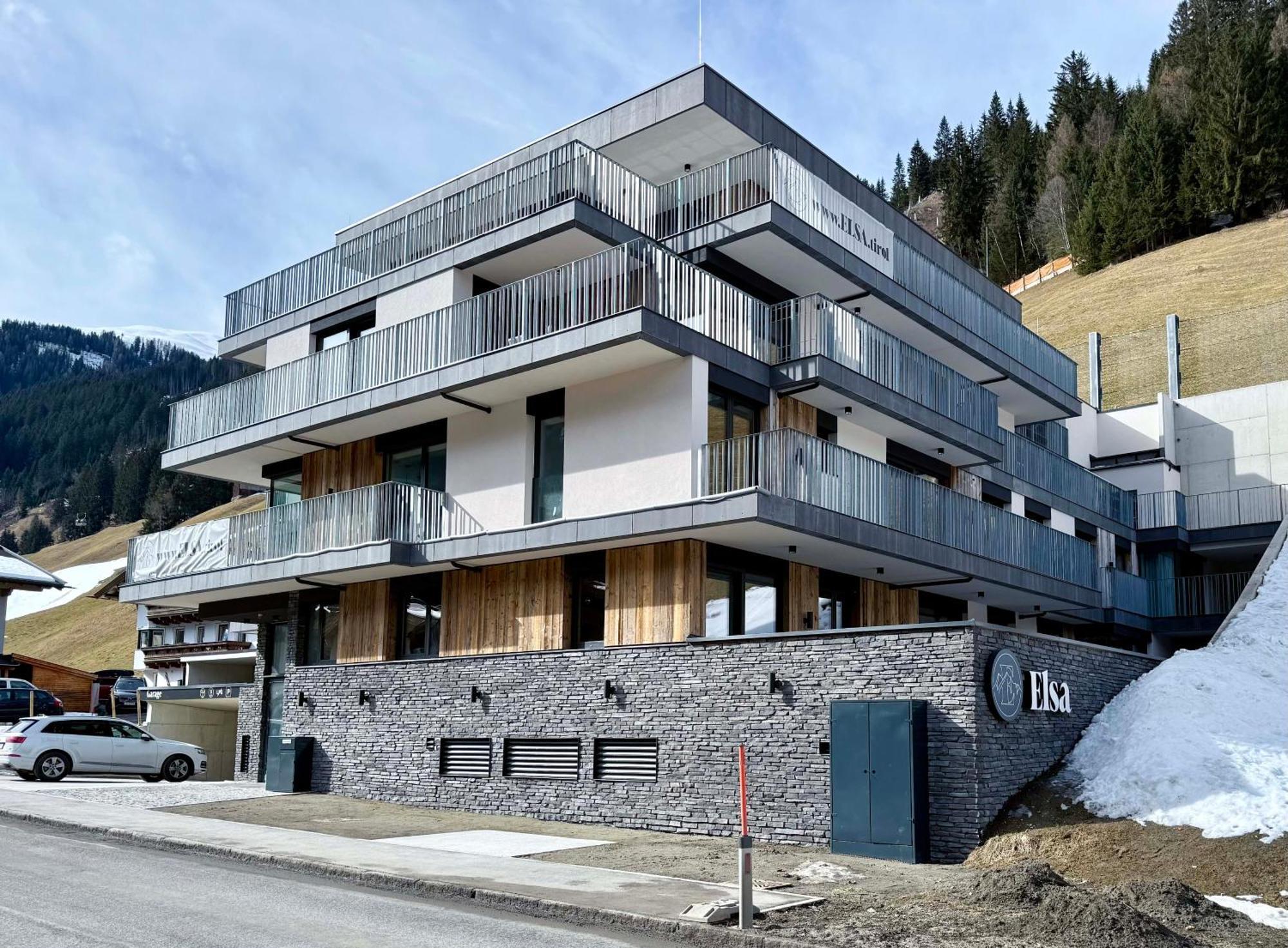 Elsa Spa Apartments トゥクス エクステリア 写真